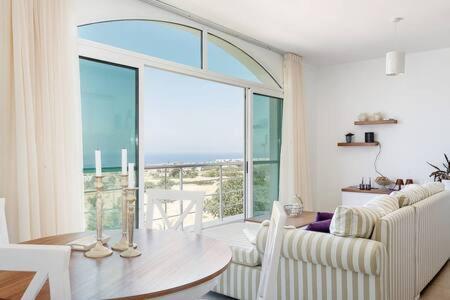 Joya Cyprus Mermaid Penthouse Apartment Agios Amvrosios  エクステリア 写真
