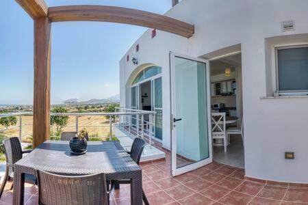 Joya Cyprus Mermaid Penthouse Apartment Agios Amvrosios  エクステリア 写真